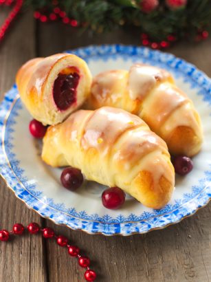Rogaliki z żurawiną z nutą pomarańczy