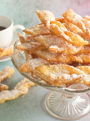 Faworki z mascarpone