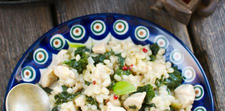 Kaszotto z jarmużem, kurczakiem i porem