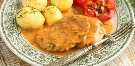 Sznycle z szynki w sosie pomidorowo-koperkowym