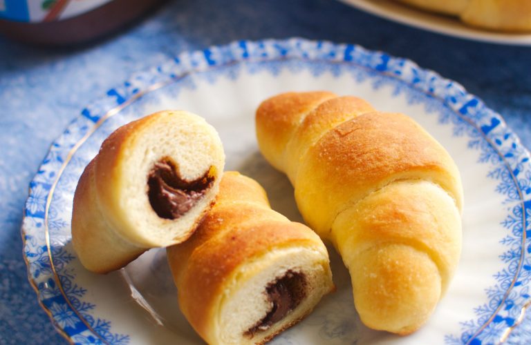 Maślane rogaliki z nutellą