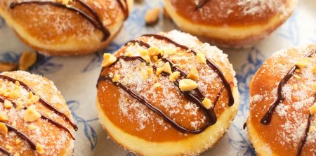 Pączki z kremem z masła orzechowego