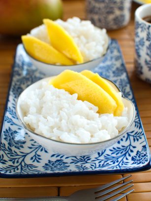 Ryżowy deser tajski z mango
