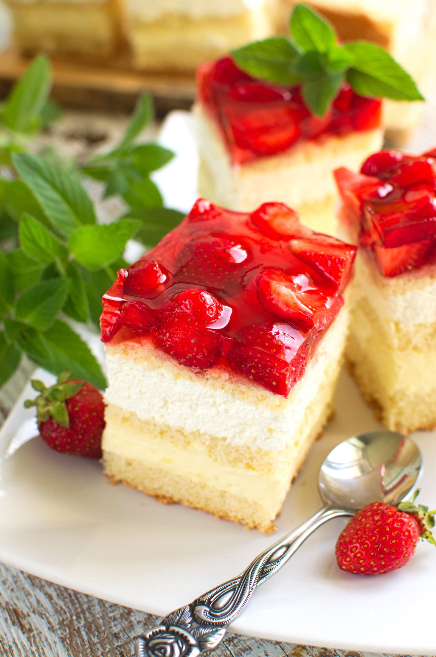 Ciasto truskawkowe trifle