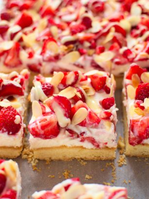 Kruche maślane ciasto z truskawkami i mascarpone
