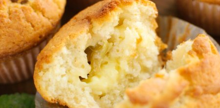 Muffinki z rabarbarem i budyniem