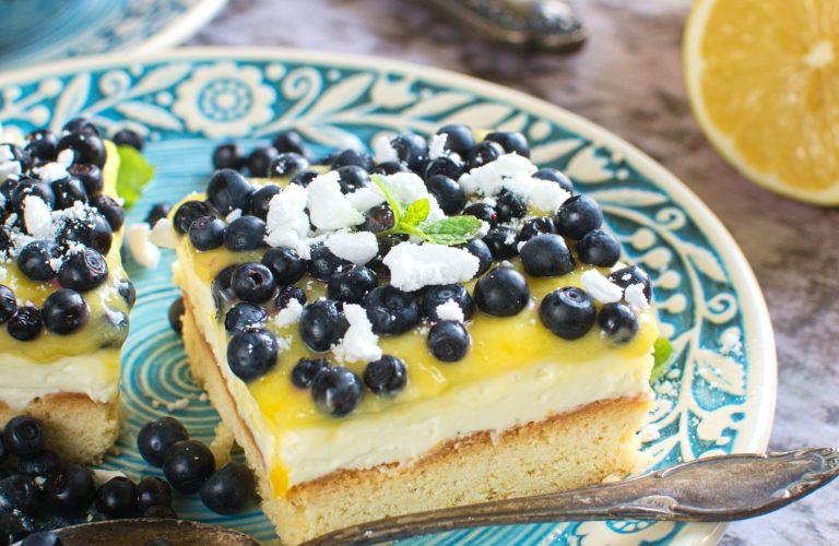 Ciasto z jagodami i lemon curd