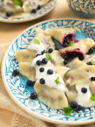 Pierogi z jagodami