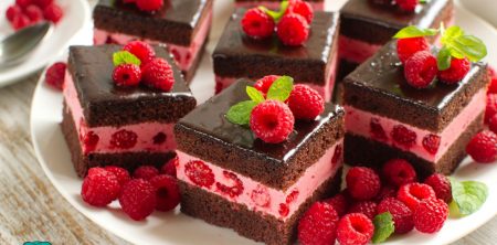 Murzynek z kremem malinowym