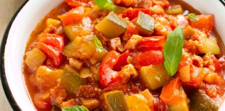 Leczo z cukinią i boczkiem