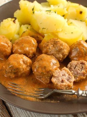 Pulpeciki w sosie pomidorowym z koperkiem