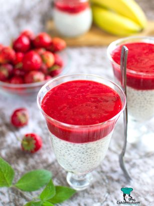 Pudding chia z musem truskawkowym