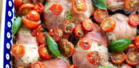 Kawałki kurczaka zapiekane z pomidorkami