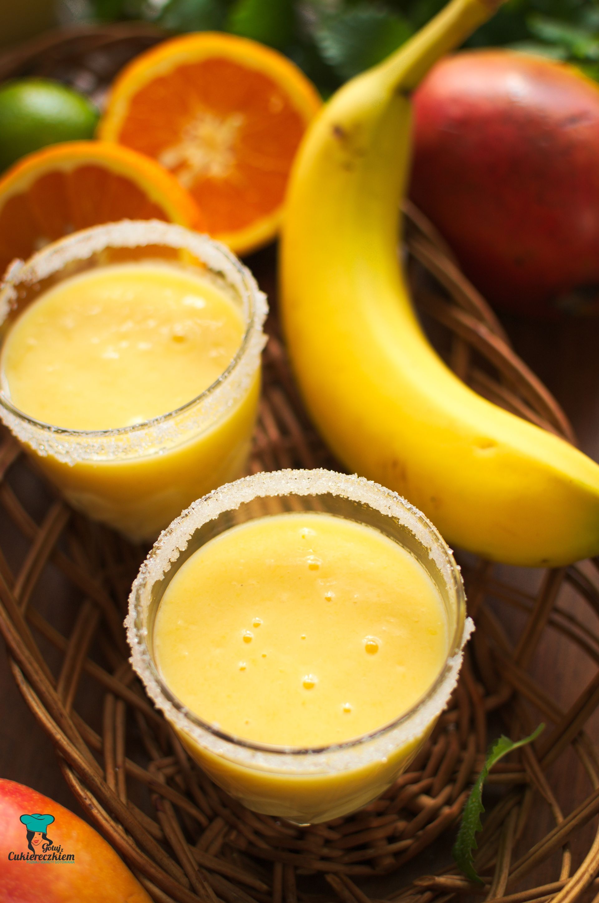 Koktajl z mango i pomarańczą