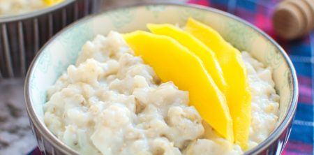 Owsianka kokosowa z mango