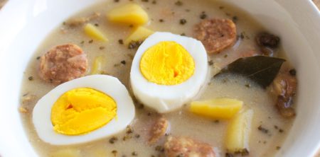 Zalewajka z białą kiełbasą