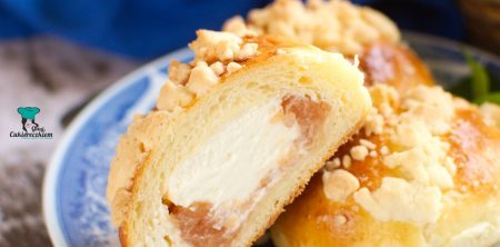 Bułeczki z jabłkami i bitą śmietaną