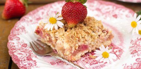 Owsiane ciasto pina colada z rabarbarem