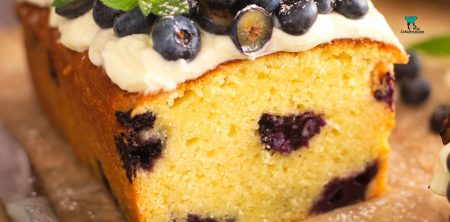 Ciasto z białą czekoladą i borówkami