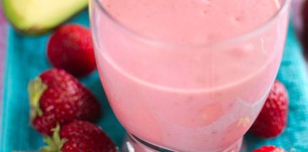 Koktajl truskawkowy z awokado