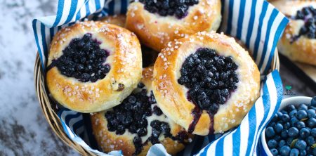 Mustikkapiiras czyli fińskie jagodzianki