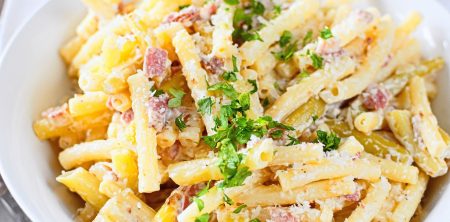 Makaron z boczkiem i fasolką szparagową