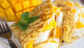 Naleśniki ala mango lassi