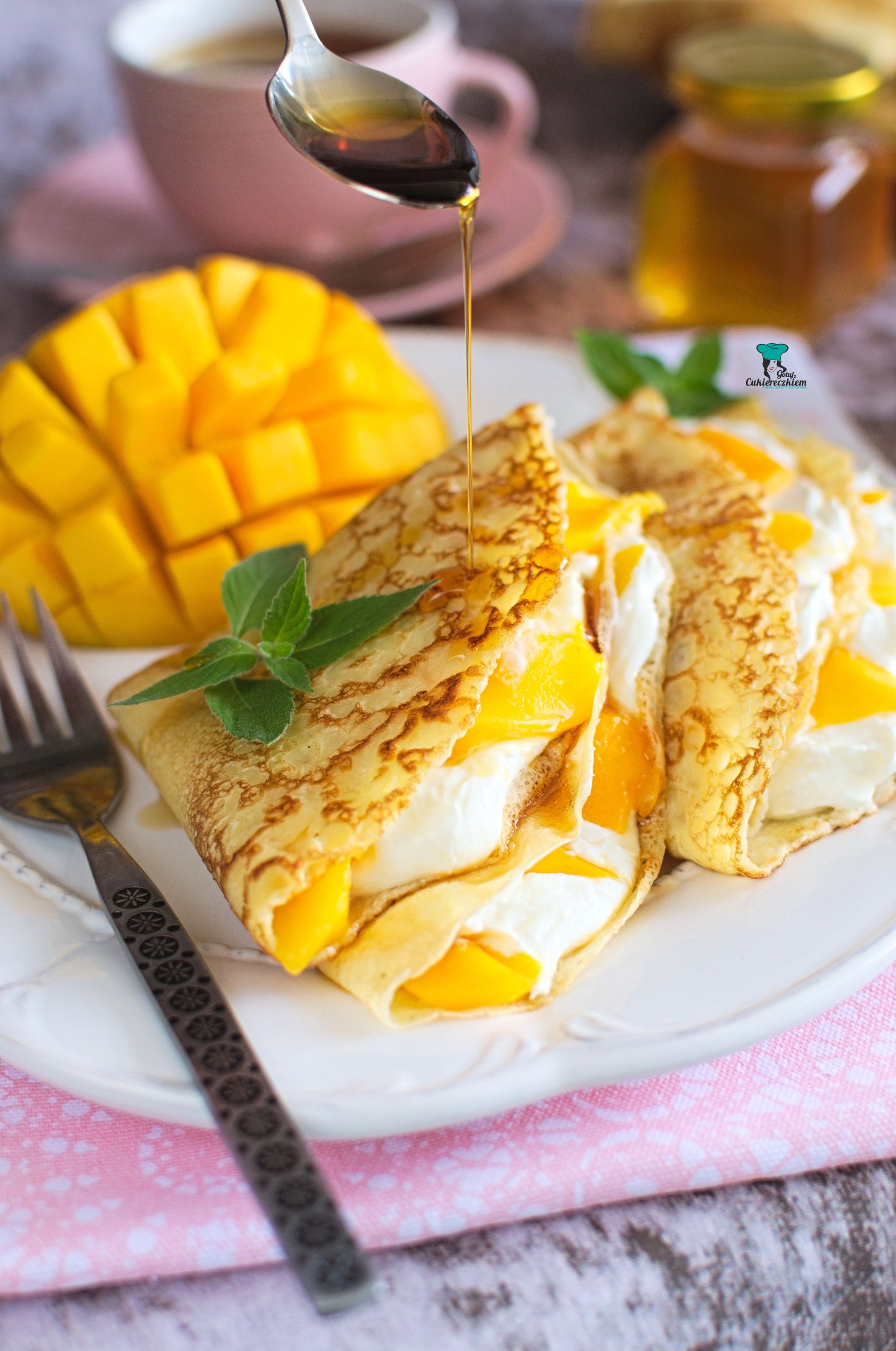 Naleśniki ala mango lassi