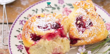 Ślimaczki z malinami i białą czekoladą