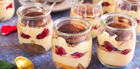 Tiramisu kajmakowe z malinami