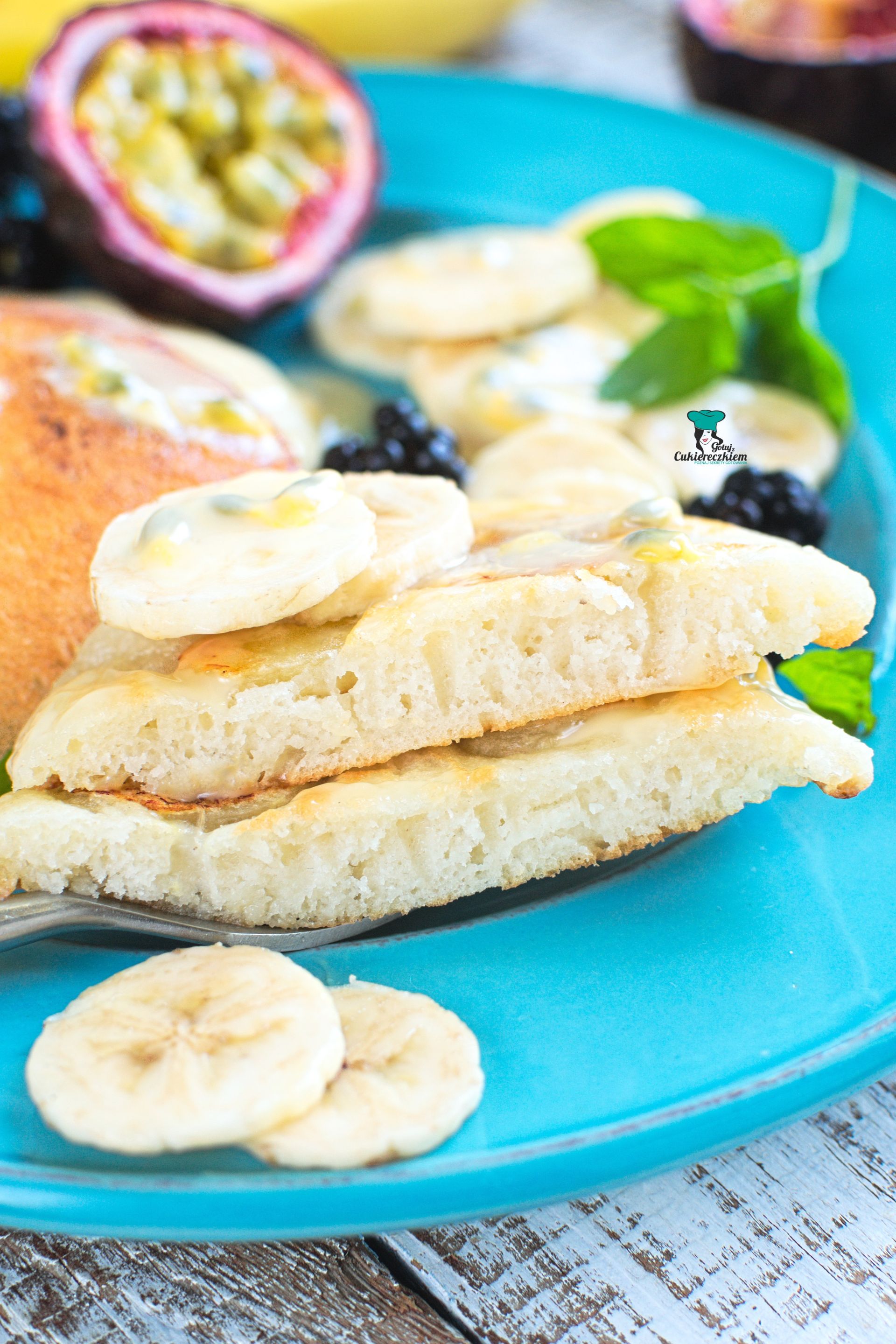 Wegańskie placki kokosowe z bananem i marakują