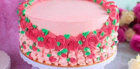 Tort malinowo-śmietankowy