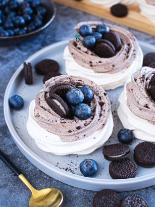 Mini Pavlova z kremem oreo