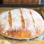 Prosty chleb pszenny (bez wyrabiania)