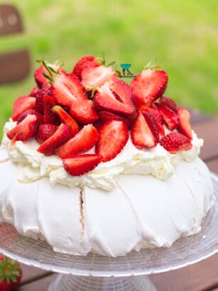 Beza Pavlova z truskawkami