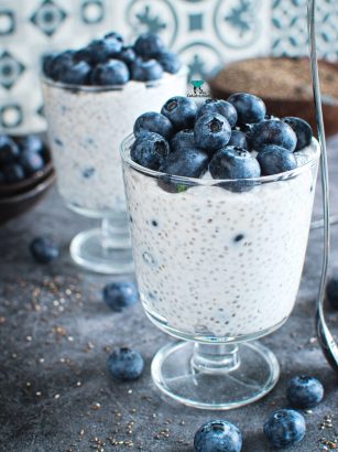 Kokosowy pudding chia z borówkami