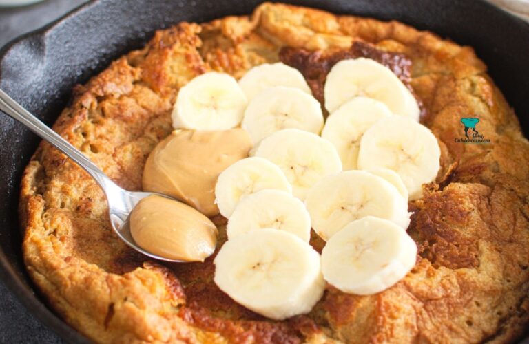 Owsiany dutch baby z masłem orzechowym i bananem