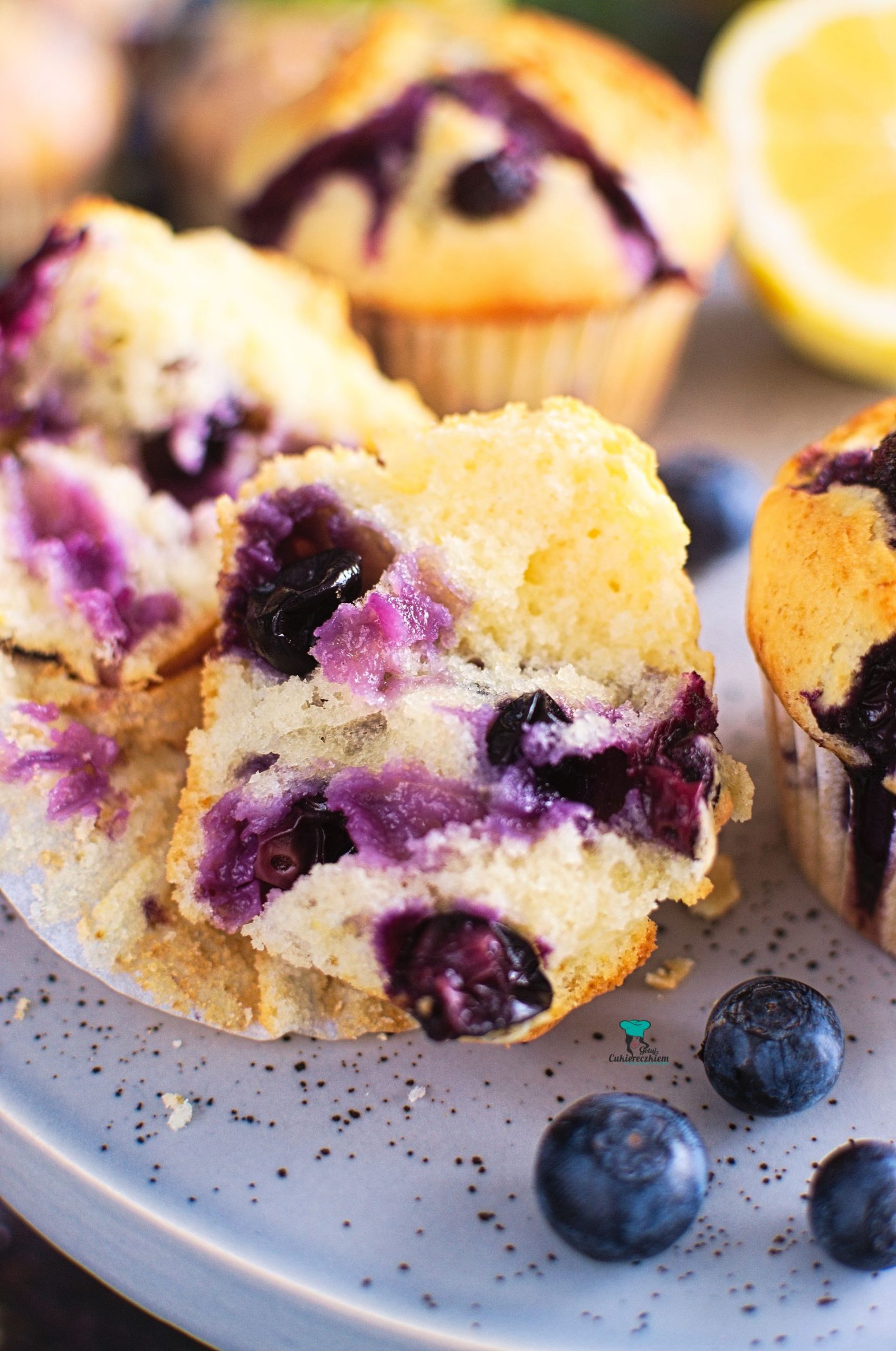 Cytrynowe muffinki z borówkami