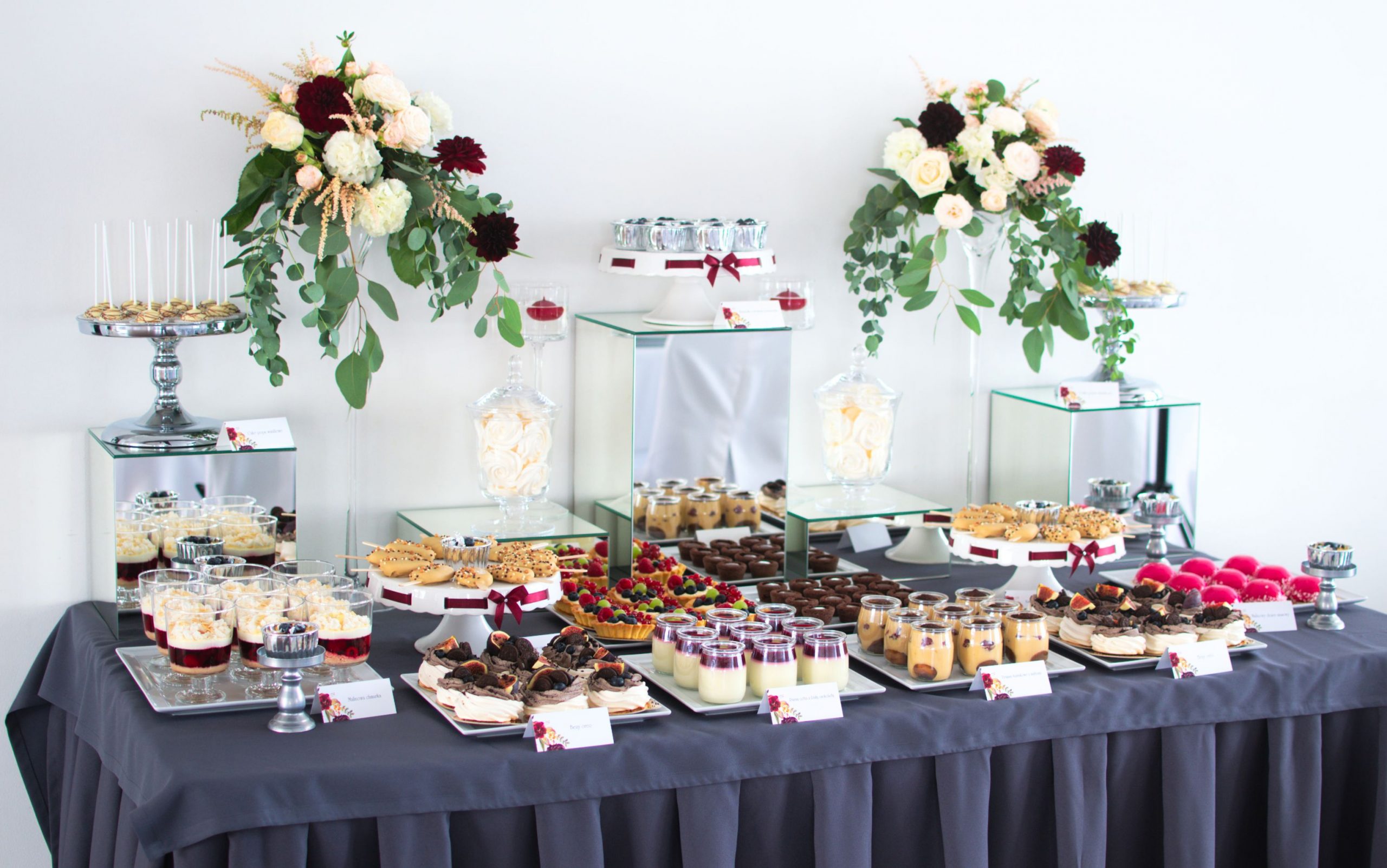 Słodki stół przygotowany na wesele Angeli i Przemka