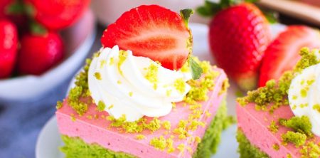 Ciasto kostka szpinakowo-truskawkowa