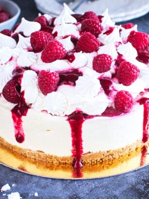 Sernik na zimno eton mess z malinami