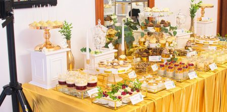 Słodki stół przygotowany na wesele Karoliny i Krystiana