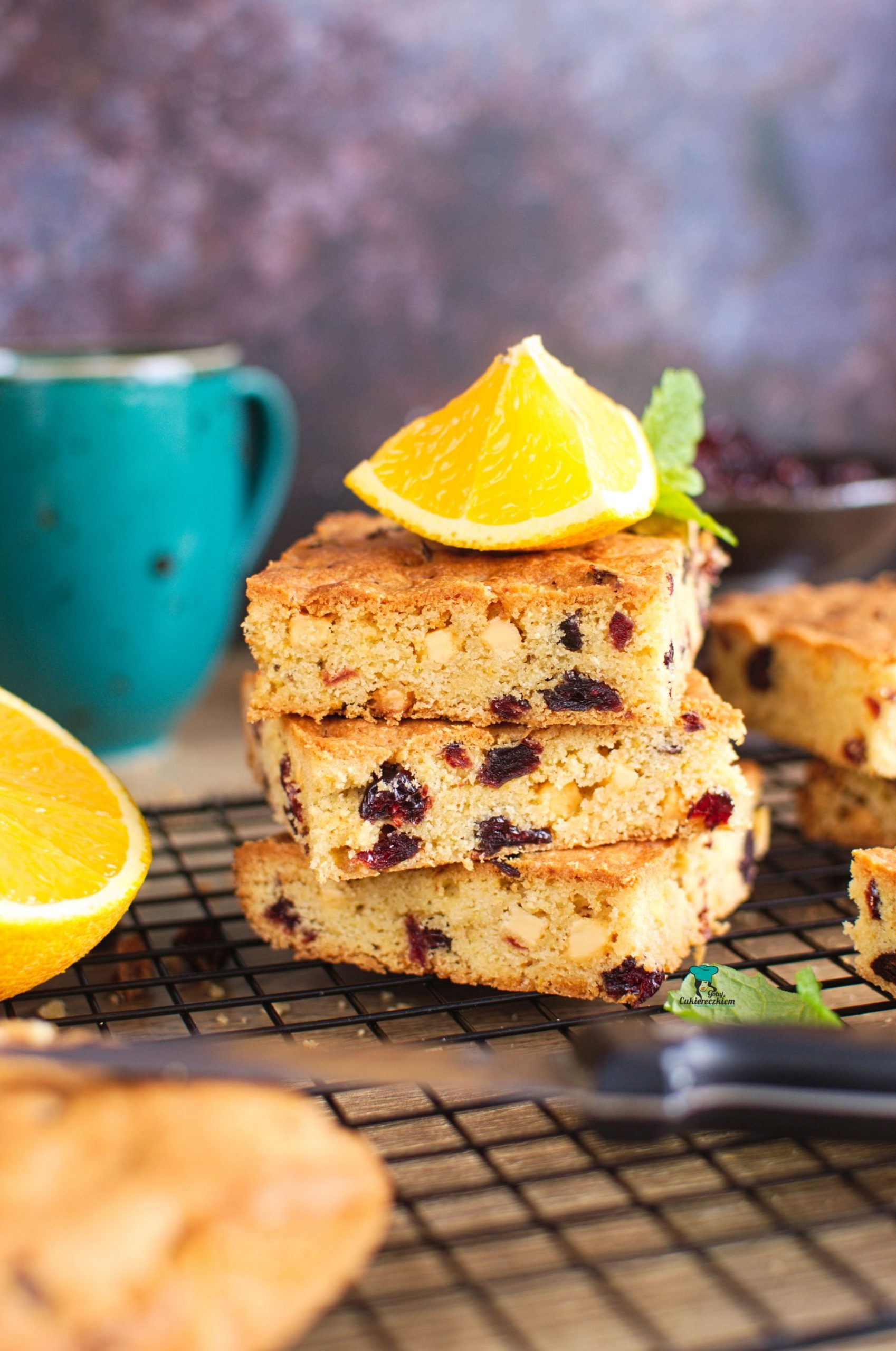 Pomarańczowe blondie z żurawiną