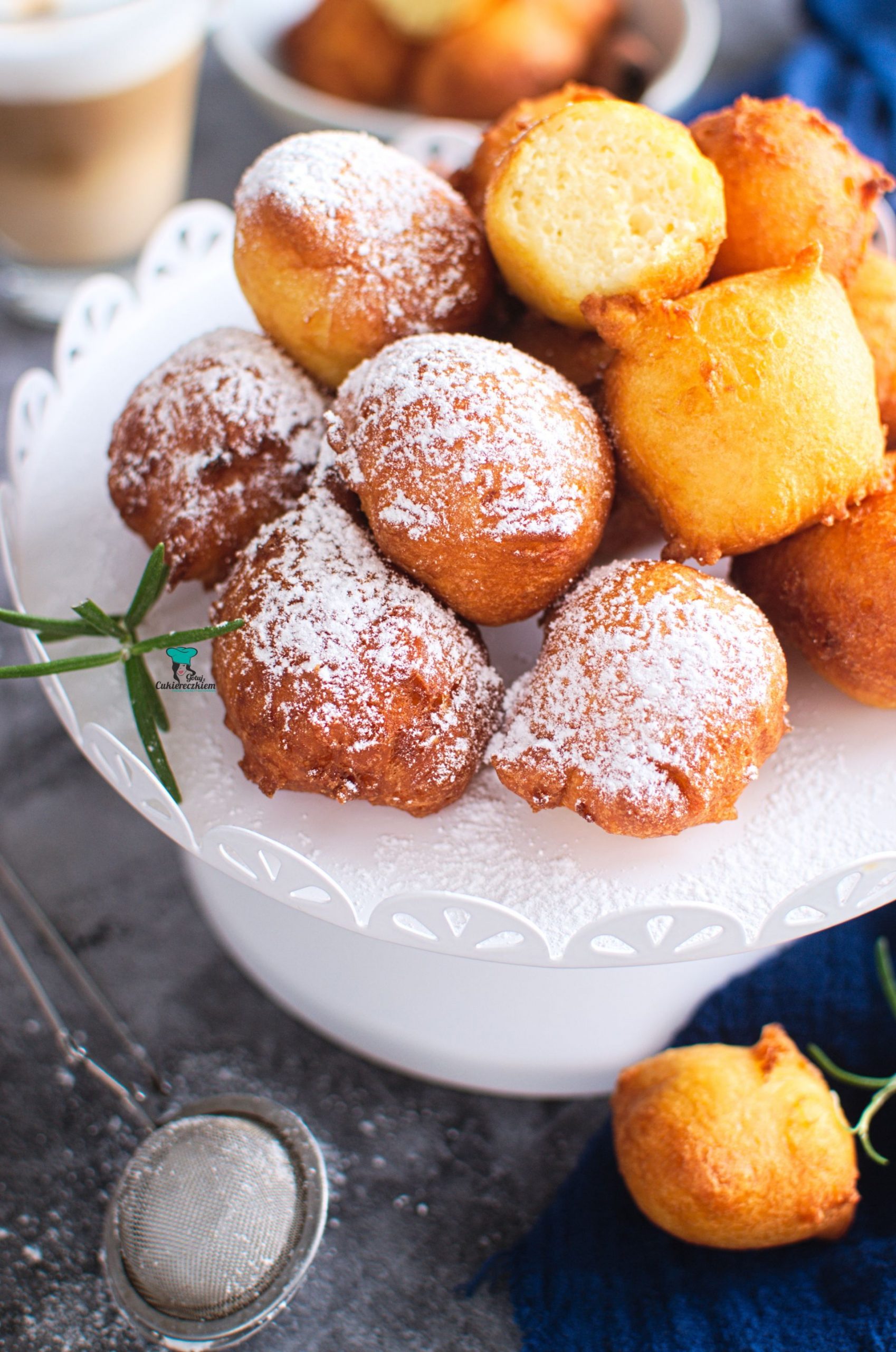 Mini pączki z ricotty (Baci di ricotta)