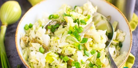 Surówka z pekinki z ogórkiem i porem