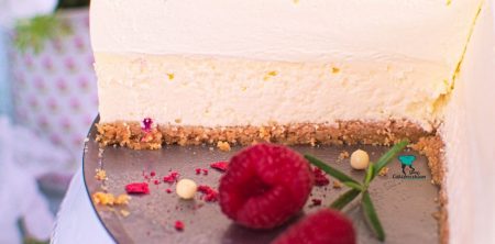 Sernik z musem z białej czekolady