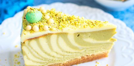 Sernik pistacjowy “zebra”