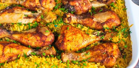 Kurczak curry pieczony na ryżu