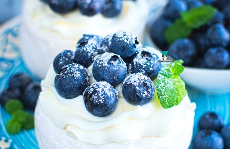 Mini Pavlova z borówkami