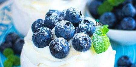 Mini Pavlova z borówkami